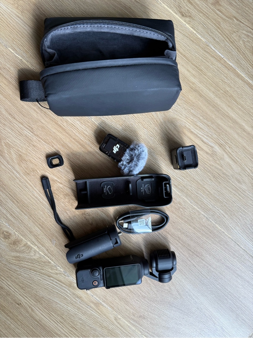 DJI Osmo Pocket 3 Camera Bundle - Black and Gray Accessories